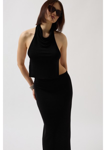 Yarım Balıkçı Sırt Dekolte Crop Siyah Bluz fırsatları