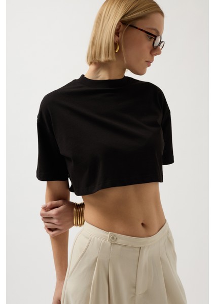 Oversize Crop Siyah T-Shirt fırsatları