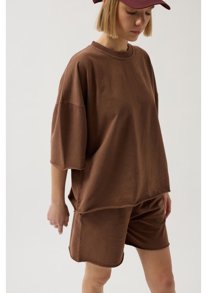 Oversize Lazer Kesim Bisiklet Yaka Kahverengi T-Shirt