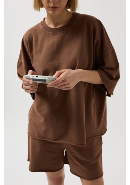 Oversize Lazer Kesim Bisiklet Yaka Kahverengi T-Shirt