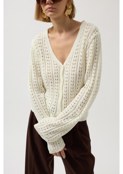 Düğme Detay Örgü Ekru Bluz fırsatları
