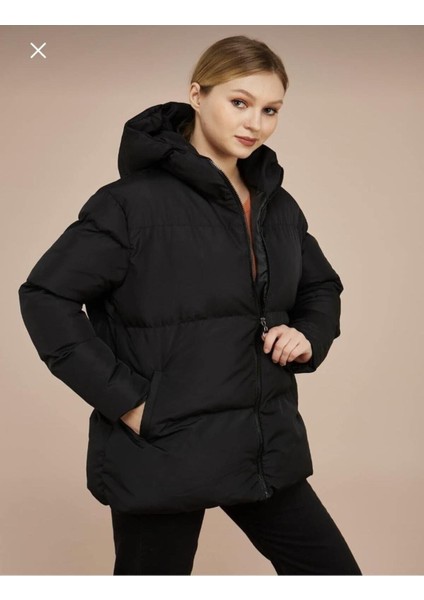 Kadın Siyah Kapüşonlu Şişme Mont modelleri
