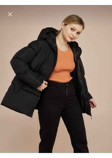 Kadın Siyah Kapüşonlu Şişme Mont indirimleri