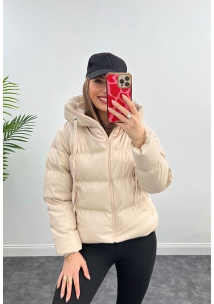 Kadın Siyah Deri Kapüşonlu Şişme Mont