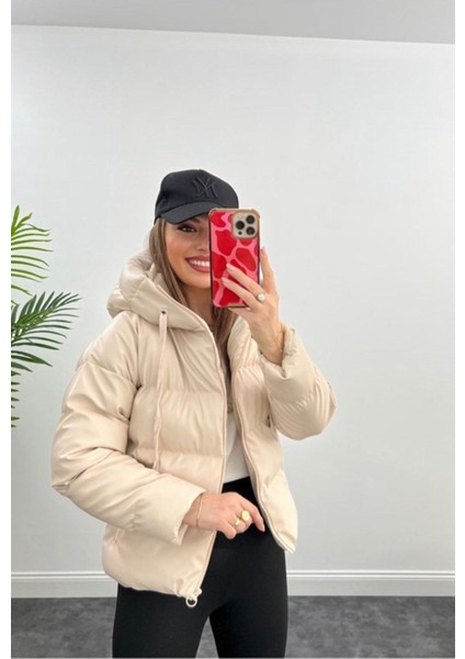 Kadın Siyah Deri Kapüşonlu Şişme Mont modelleri