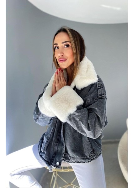 Kadın Beyaz Kürklü Denim Siyah Kot Mont