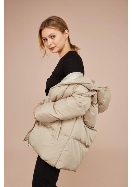 Kadın Krem Kapüşonlu Şişme Mont Uzun Kollu Günlük Kullanım modelleri