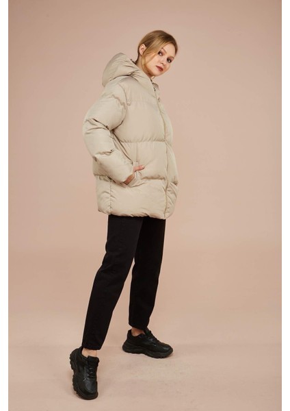 Kadın Krem Kapüşonlu Şişme Mont Uzun Kollu Günlük Kullanım fırsatları