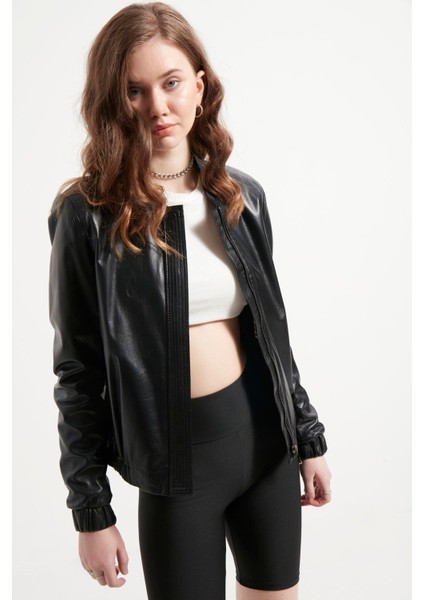 Kadın Siyah Büzgülü Hakiki Deri Ceket fiyatları