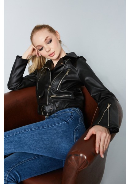 Kadın Kol Fermuarlı Cep Detaylı Deri Ceket fırsatları