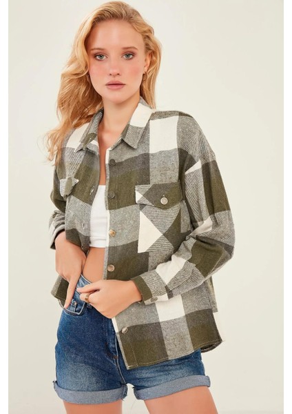 Kadın Yeşil Ekoseli Cepli Oduncu Gömlek