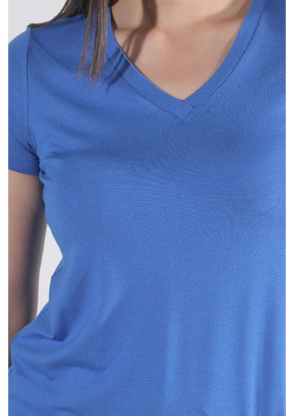 Tolga Saraçoğlu Kadın V Yaka Kısa Kol Minimalist T-Shirt modelleri