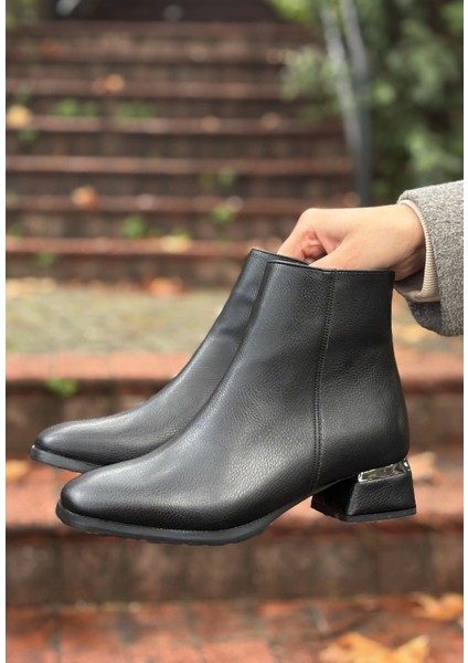 Tonti Siyah Cilt Topuklu Bot fiyatları