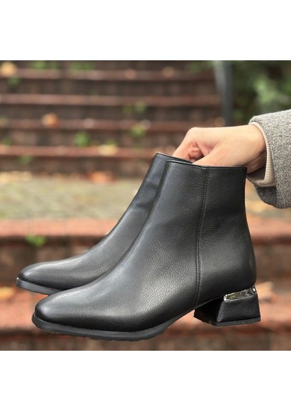 Tonti Siyah Cilt Topuklu Bot modelleri