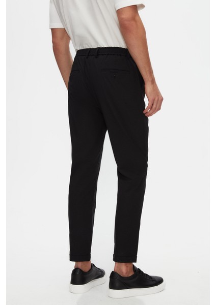 Relaxed Fit Siyah Ince ve Hafif Rpt Jogger Pantolon