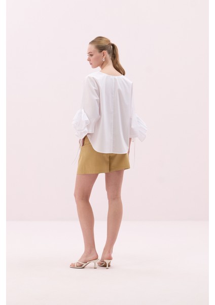 Kolları Fırfırlı V Yaka Bluz Beyaz Y2513015_002 fırsatları