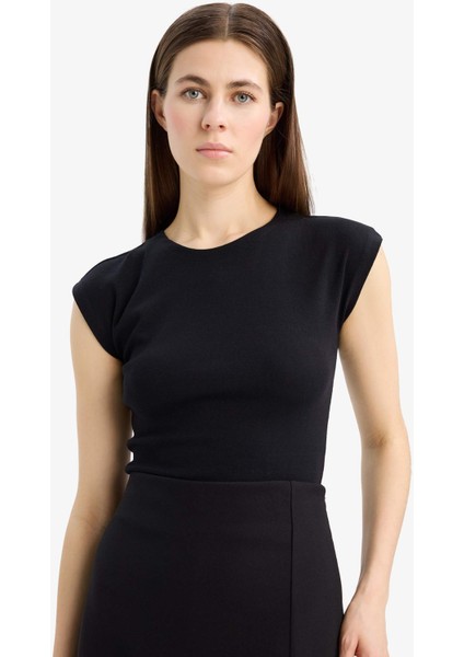 Slim Fit Dar Kesim Bisiklet Yaka Basic Düz Modal Kısa Kollu Tişört F0685AX25SP modelleri