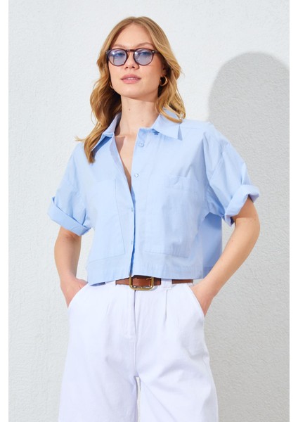Kadın Mavi Çift Cepli Düşük Kol Crop Gömlek modelleri