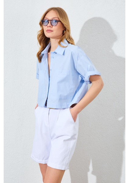 Kadın Mavi Çift Cepli Düşük Kol Crop Gömlek fırsatları