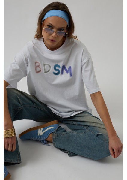 Sırt ve Ön Baskılı Oversize Beyaz T-Shirt
