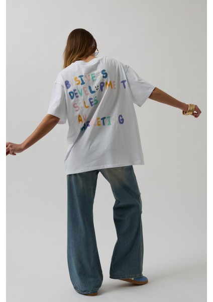Sırt ve Ön Baskılı Oversize Beyaz T-Shirt modelleri