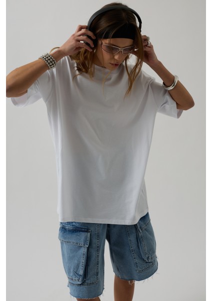 Etek Ucu Baskili Beyaz T-Shirt