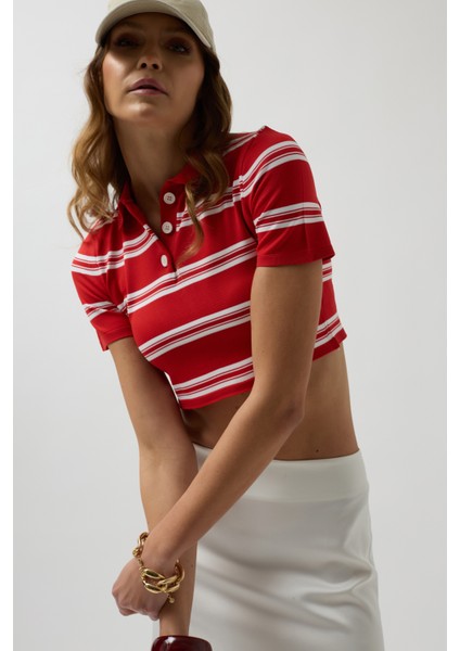 Polo Yaka Crop Kırmızı T-Shirt fırsatları