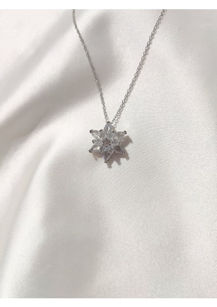 Kadın Paslanmaz Çelik Zirkon Taşlı Lotus Çiçeği Kolye