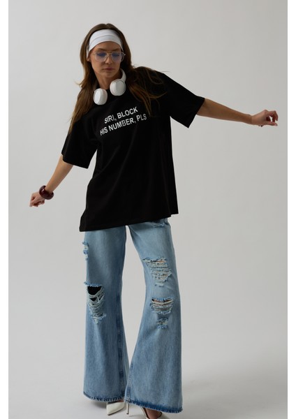 Ön Baskılı Oversize Siyah T-Shirt indirimleri