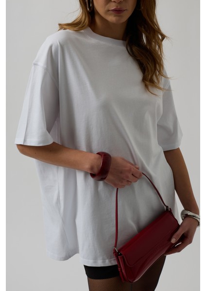 Sırt Baskılı Oversize Beyaz T-Shirt fırsatları