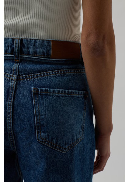 Biye Detay Straight Mavi Jean