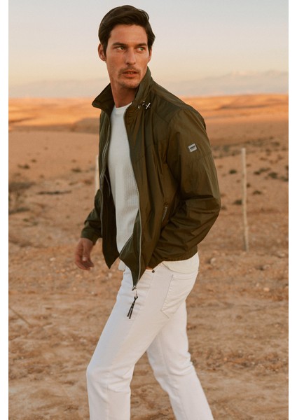 Standart Fit Normal Kesim Dik Yaka Mont indirimleri