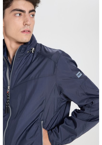 Standart Fit Normal Kesim Dik Yaka Mont fırsatları