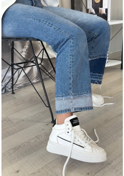 Beyaz Suni Deri Siyah Detaylı Bağcıklı Sneaker Kadın Ayakkabı