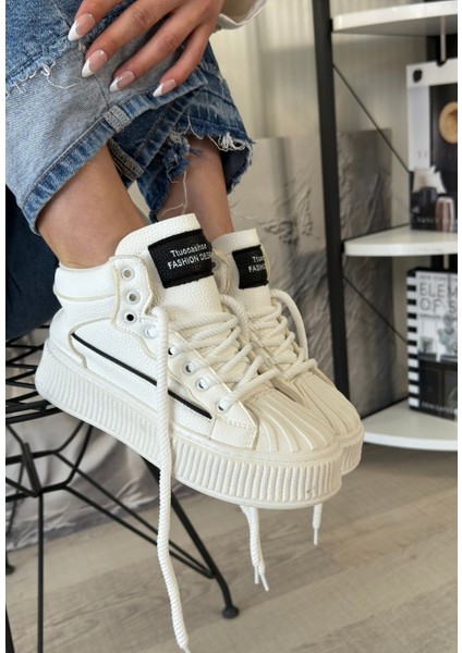Beyaz Suni Deri Siyah Detaylı Bağcıklı Sneaker Kadın Ayakkabı modelleri