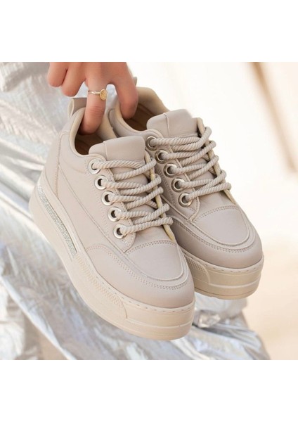 Bej Suni Deri Bağcıklı Kadın Sneaker Ayakkabı fırsatları