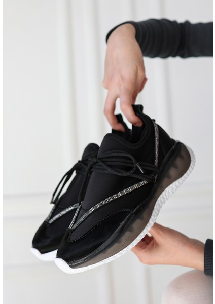 Siyah Rugan Bağcıklı Kadın Sneaker Ayakkabı
