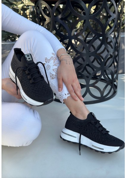 Siyah Triko Boncuk Işlemeli Kadın Sneaker Ayakkabı