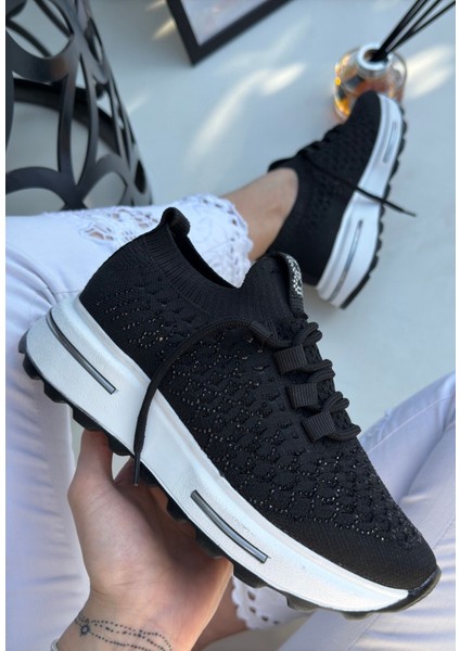 Siyah Triko Boncuk Işlemeli Kadın Sneaker Ayakkabı