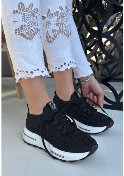 Siyah Triko Boncuk Işlemeli Kadın Sneaker Ayakkabı