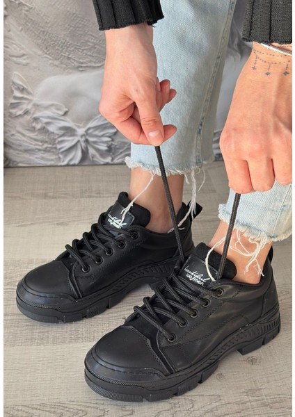 Siyah Suni Deri Bağcıklı Sneaker Kadın Ayakkabı
