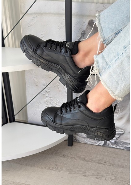Siyah Suni Deri Bağcıklı Sneaker Kadın Ayakkabı