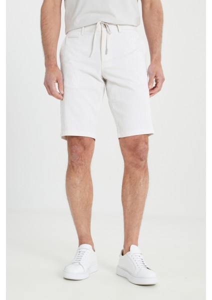 Slim Fit Dar Kesim Yan Cepli Gofre Desenli Şort