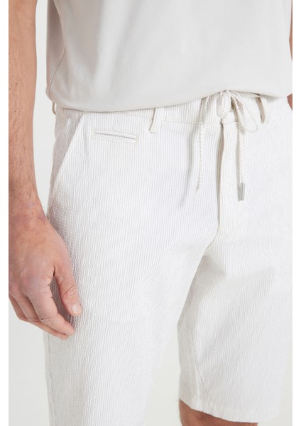 Slim Fit Dar Kesim Yan Cepli Gofre Desenli Şort fırsatları