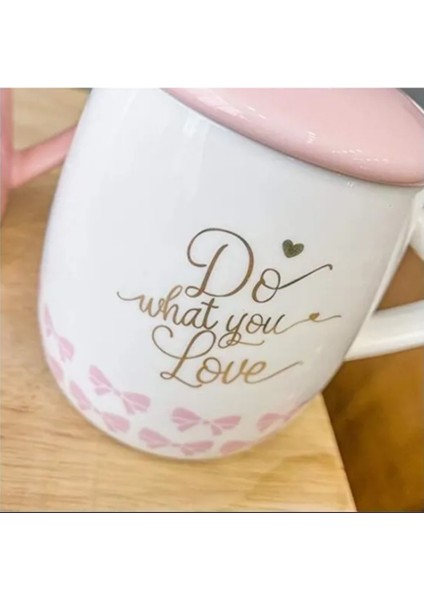 Porselen Kupa Bardak Mug Hediyelik Ürün Metal Kaşıklı Kapaklı Beyaz Pembe 1 Adet