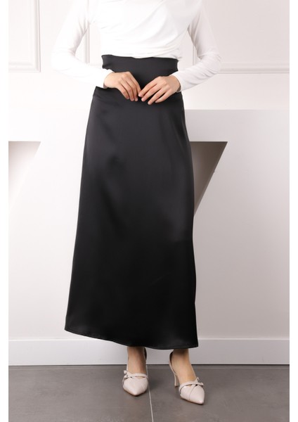 Siyah Yan Fermuarlı Saten Kloş Etek