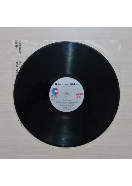 - Kraliçe ve Müzik (Son Lp'si) - 1986 Ilk Baskı - Dönem Baskı Plak - Longplay - Lp