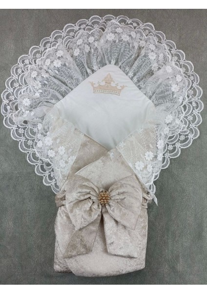 Miraylife Yenidoğan Saray Kadife Taç Nakışlı Inci Fiyonklu Çift Dantel Duvak Trilüks Kundak Bebek Battaniyesi