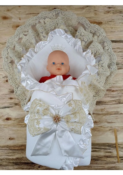 Miraylife Sahra Taç Nakışlı Inci ve Dantel Fiyonklu Çift Dantel Duvaklı Trilüks Kundak Bebek Battaniyesi fiyatları