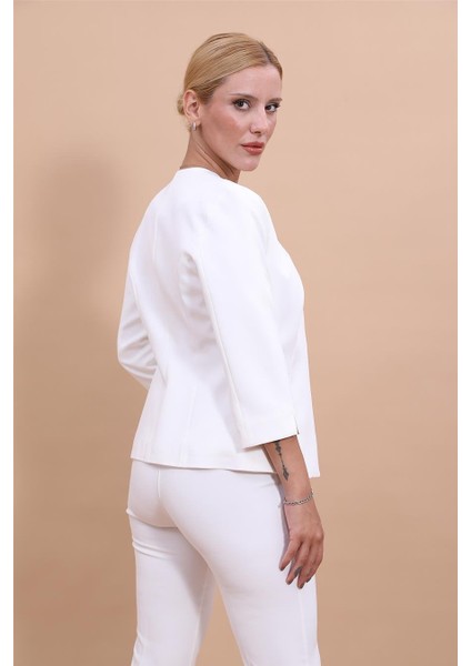 V Yaka Boydan Kuplu Kısa Ceket-Beyaz fiyatları